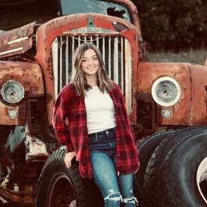 Meet your Posher, Hannah